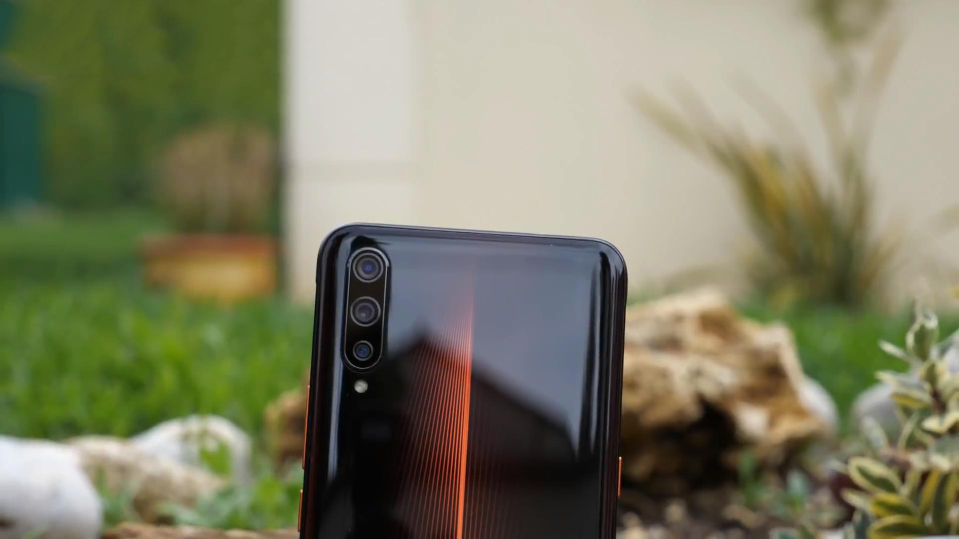 iQOO，闪耀你的美！