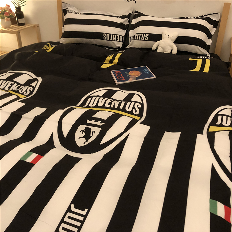Cristiano Ronaldo football fan boys quilt cover 1 5m sheets Striped four-piece set Serie A giants Juventus bedding