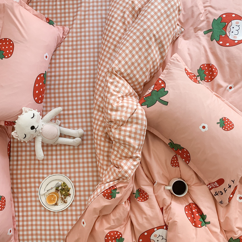 Net red simple strawberry four-piece set girl heart bedding student dormitory small fresh quilt cover three-piece bed set
