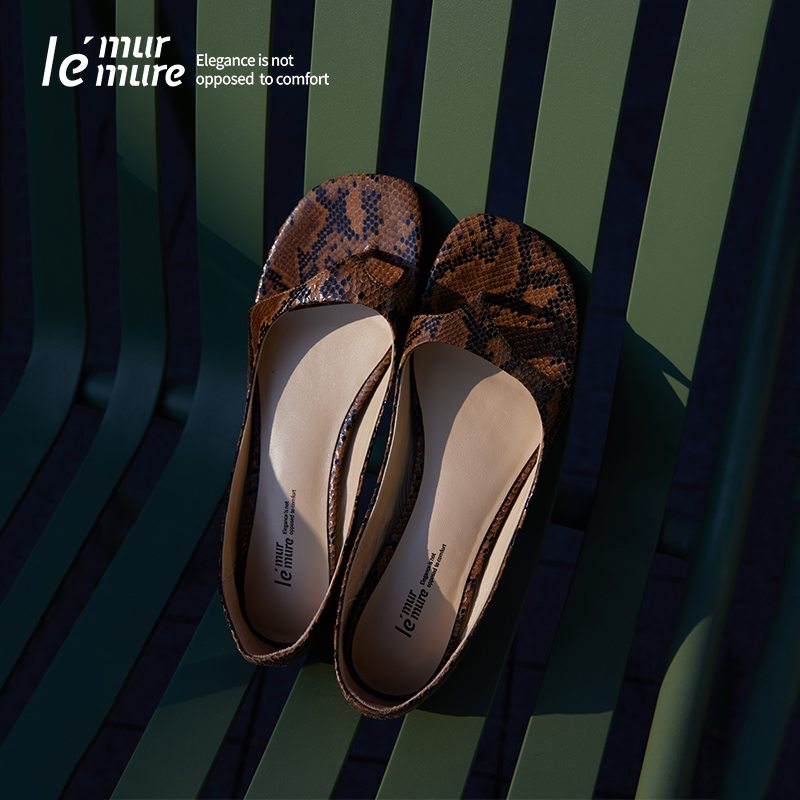 Le' Murmure Wes Anderson Color Aesthetics Thong-Toe Minimalist Flat Sandals in Multiple Colors