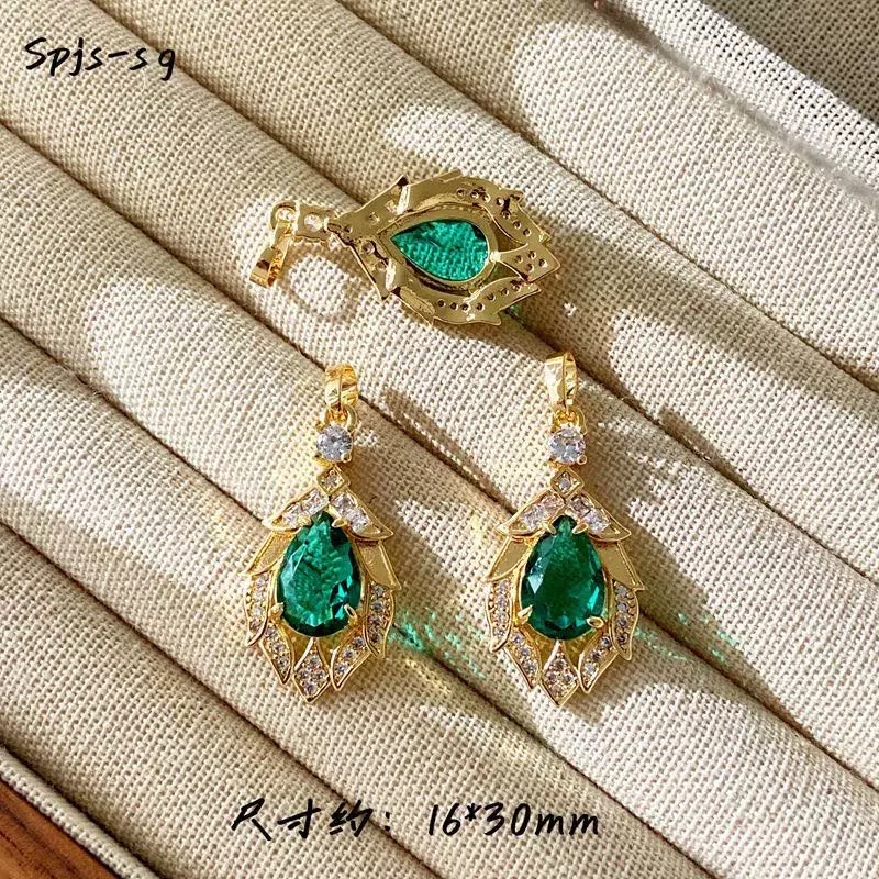 Значок/ожерелье сzircon?