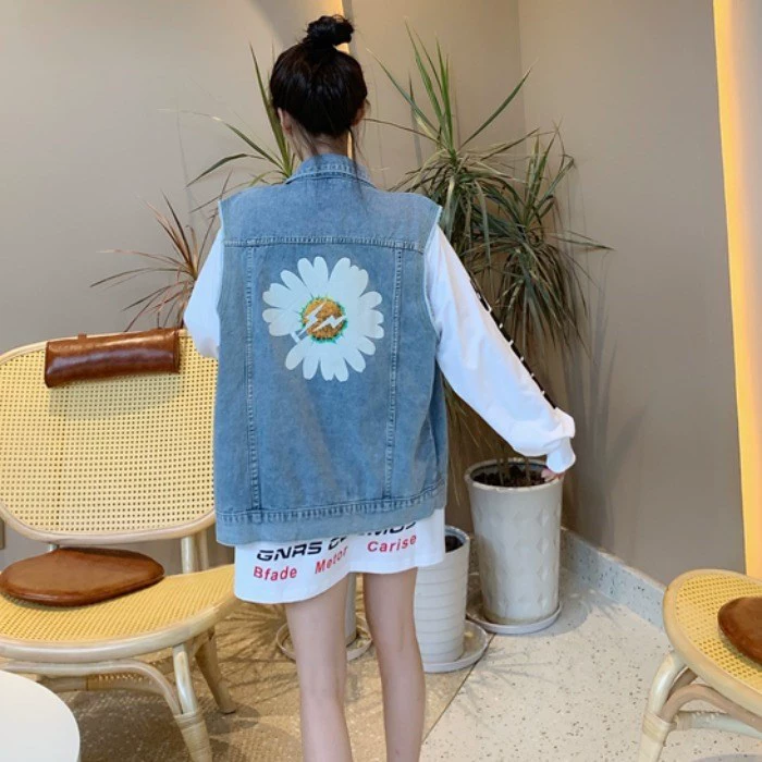 Công cụ áo khoác nhỏ, mặc áo khoác denim ngoài lễ hội mùa xuân, quần áo nữ ngắn, áo ngắn tay Hàn Quốc phiên bản đường phố - Áo vest