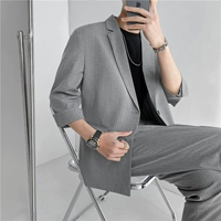 Светло -серый семи -точечный рукав [костюм+брюки] Отправить белую t -мала