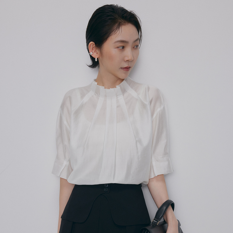 Jiang Qiaiqi's Stylish Commuter Pleated Half-Sleeve Shirt for Women, Designer Shirt, Comfortable Semi-Sheer Top for Summer