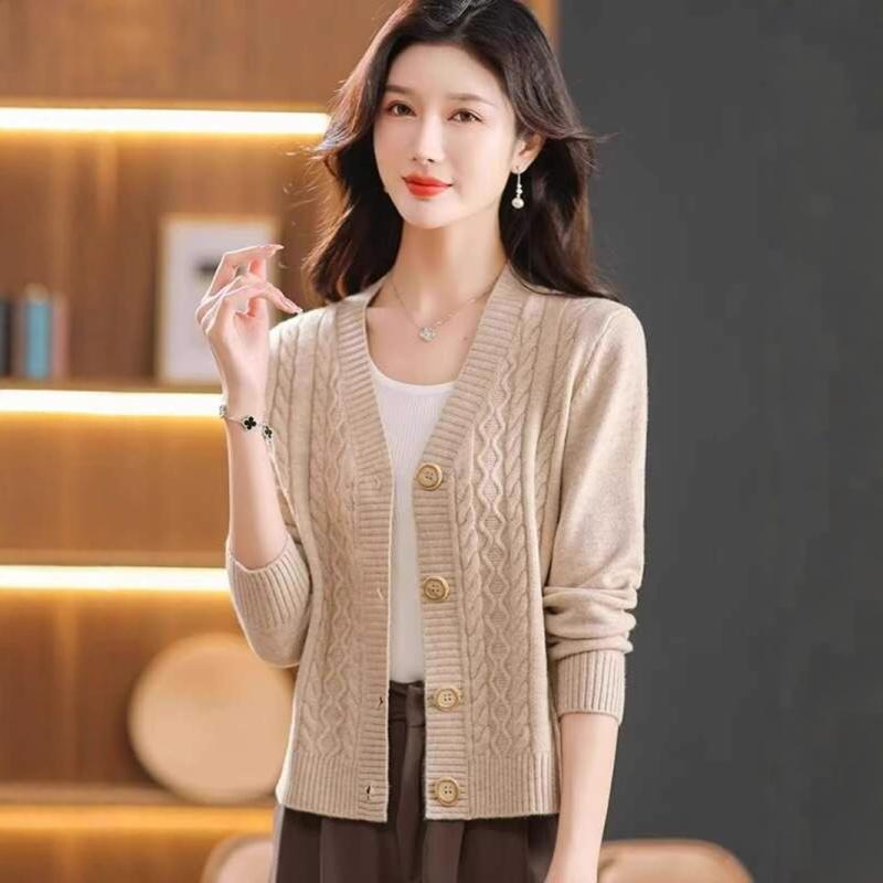 2026 Autumn/Winter New Knitted Cardigan for Women, Korean Style, Loose Fit, Petite, V-Neck, Versatile, Slimming Sweater Jacket 2026 Autumn/Winter New Knitted Cardigan for Women, Korean Style, Loose Fit, Petite, V-Neck, Versatile, Slimming Sweater Jacket
