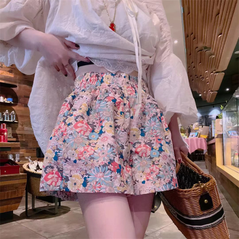 Extra Large Size 1.0-150kg Plus-Size Women's Summer Casual Floral Shorts for Outdoor Wear, Loose and Thin, Suitable for Home and Beach