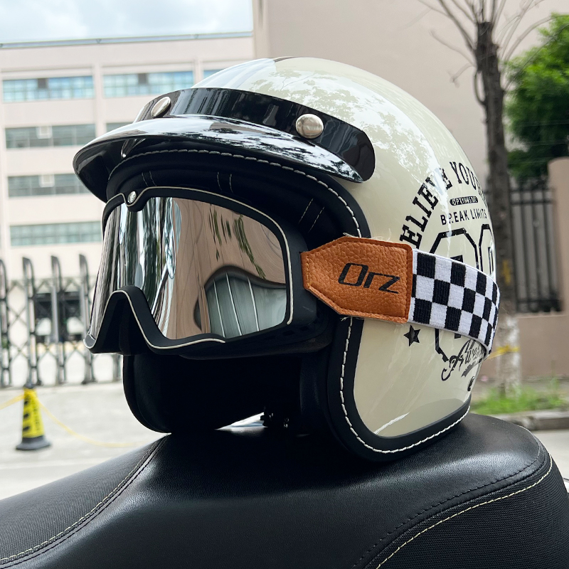 Orzオートバイヘルメット男性と女性3C認証3/4ヘルメット夏レトロハーフヘルメット電動バイク四季Bluetoothを装備することができます