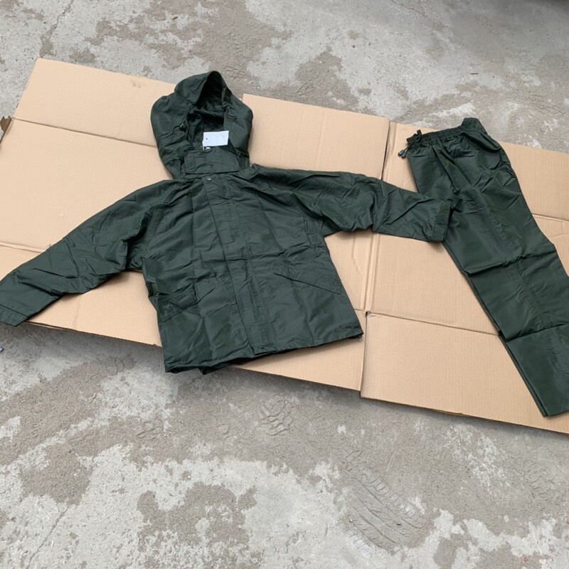 Men's Raincoat and Rain Pants Set for Motorcycle Riding, Electric Vehicle Use, and Delivery Riders, Long Full-Body Storm-Proof Rain Gear Men's Raincoat and Rain Pants Set for Motorcycle Riding, Electric Vehicle Use, and Delivery Riders, Long Full-Body Storm-Proof Rain Gear