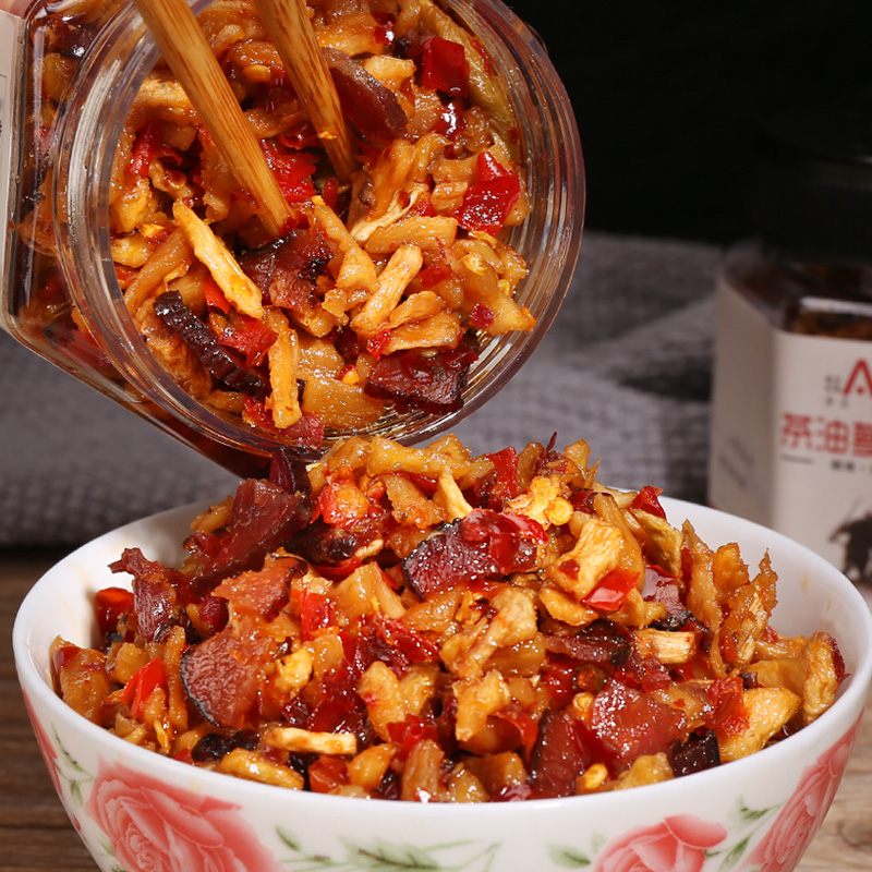 Hunan special production Roof to dry down the rice dish fried meat homemade farmhouse dry stock spicy crispy and spicy and savory