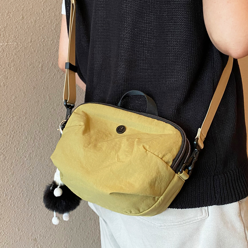 Singapore Like Best Stylish Bag for Women 2025 New Versatile Trendy Outdoor Walking Crossbody Small Bag Singapore Like Best Stylish Bag for Women 2025 New Versatile Trendy Outdoor Walking Crossbody Small Bag