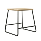 Железный стул простой стул обжаривает взрослые маленькие табуретки с твердым деревом.