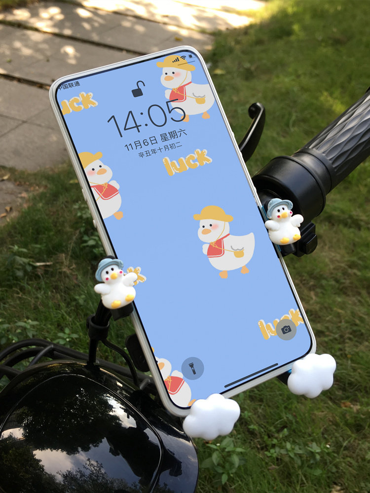 Tram decoration small accessories electric car mobile phone bracket cute battery car navigation bracket equipment fixed bracket