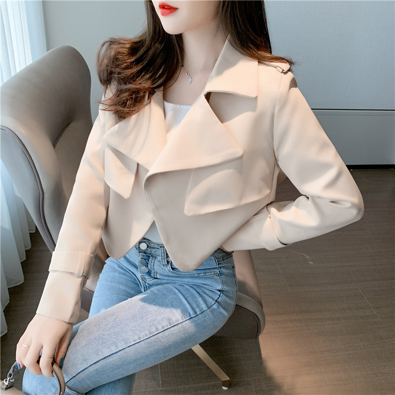 Korean short blazer women 2021 new spring and autumn small man temperament versatile design sense niche coat tide
