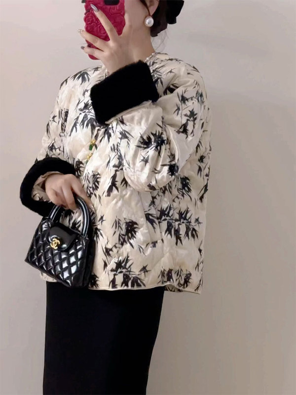 High-End New Chinese-Style Designer Printed Buttoned Short down Jacket for Women, Spring 2026 New Model High-End New Chinese-Style Designer Printed Buttoned Short down Jacket for Women, Spring 2026 New Model