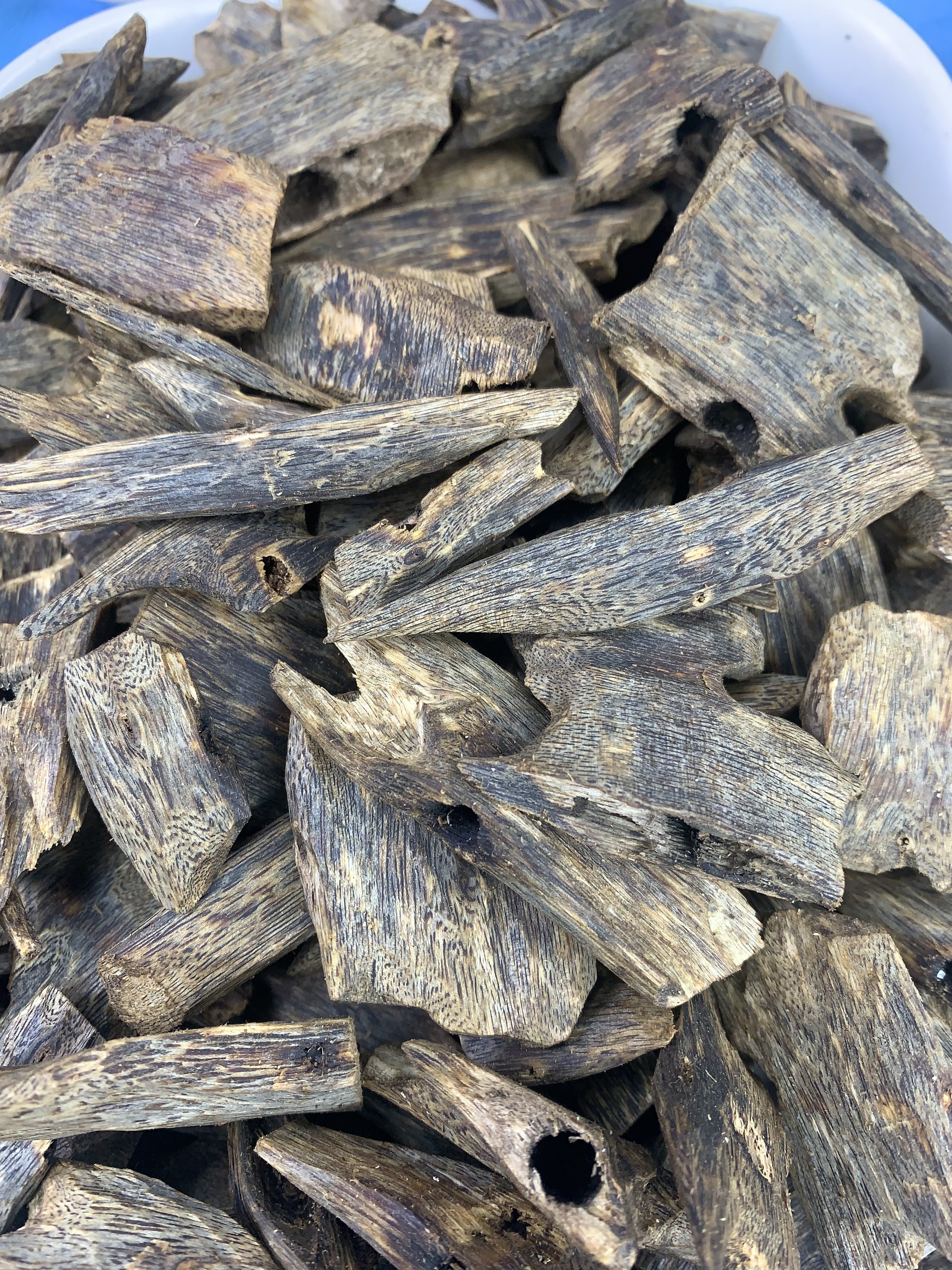 ベトナム産 棋楠 奇楠 香木 仏陀 彫刻 木彫 像 沈香 2,9g QiNan ベトナム産 棋楠 奇楠 香木 仏陀 彫刻 木彫 像 沈香 2,9g QiNan