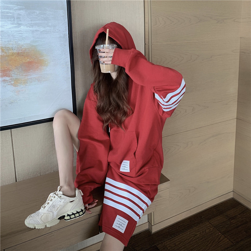 Leisure sports suit women's summer and autumn hooded long-sleeved sweater 2021 new wide-leg shorts fashion high-waisted two-piece set