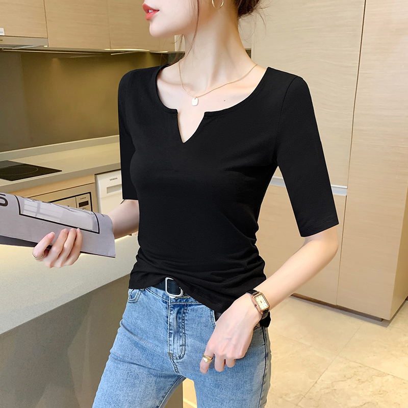 Black V-Neck Mid-Sleeve T-Shirt for Women, Spring/Summer 2026 New Style, Low-Neck Solid Color Slim Fit Inner Wear, Five-Quarter Sleeve Base Top, Trendy