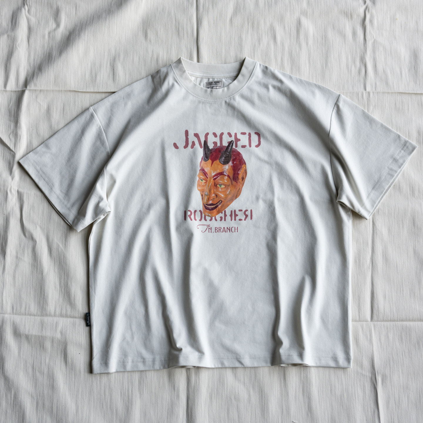 เสื้อยืดแขนสั้น Fonction Old Nick Heritage ลายปีศาจ