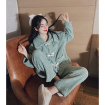 Home Deer Deer Winter Pyjamas Woman Foreign Air Retro Green Coral Suede Thickened two-piece suit can be served out of home