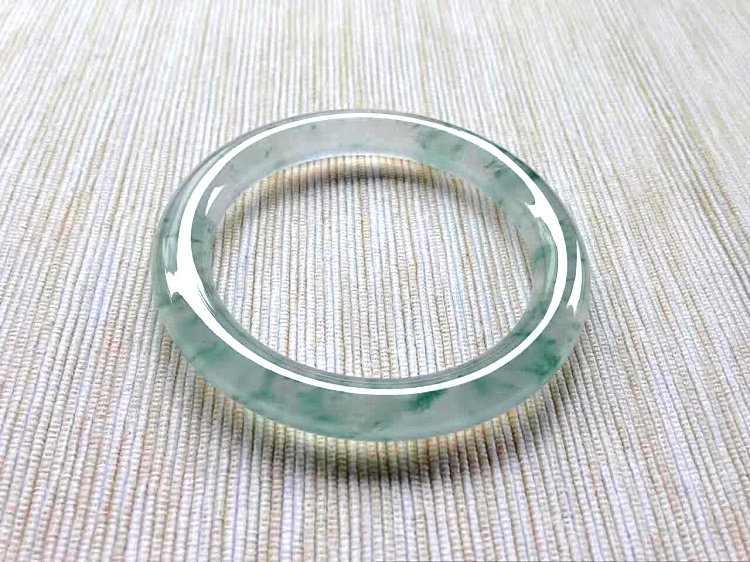 Natural Myanmar Seven color clear water ice seed floating Yunnan jade bracelet sub-round bar emerald bracelet glass seed bracelet women 's 