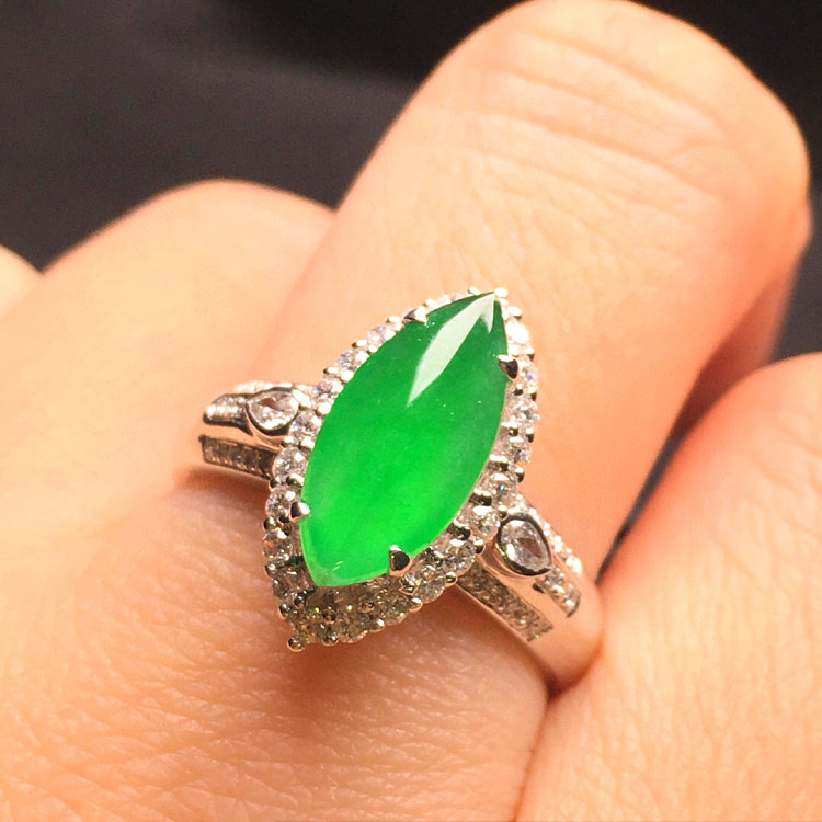 High-end natural Myanmar emerald olive 18K diamond inlaid ring with certificate selected gift