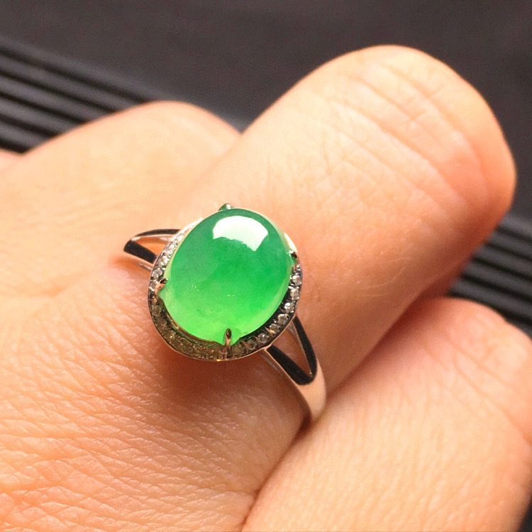 Myanmar Emerald Zhengyang Green Jade Rock Subtle Delicious egg Noodle Ring Certificate Special Female