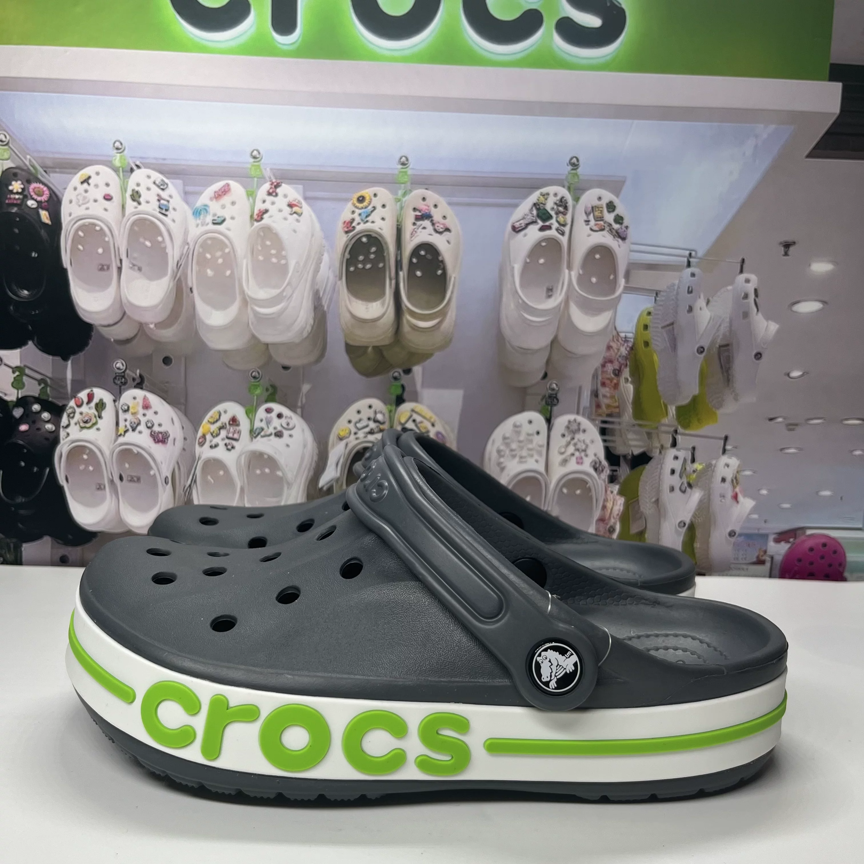 Сланцы Crocs, тапочки, пляжная обувь, для любимого