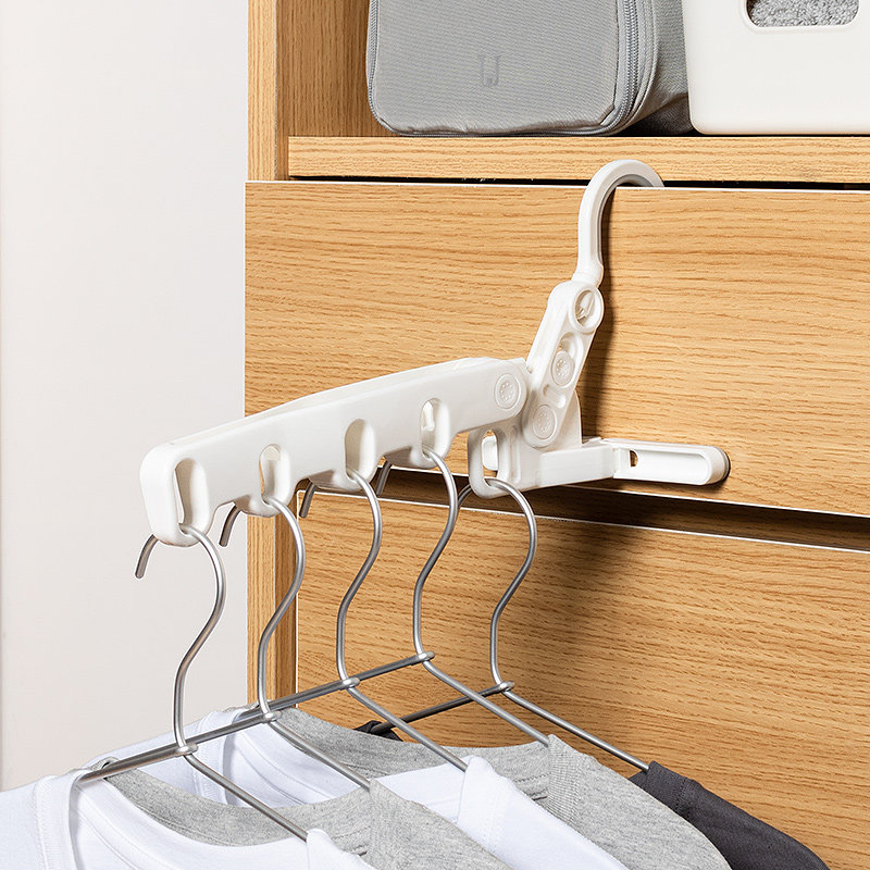 Japan foldable clothes hangers travel to stay in hotels Laundry God Instrumental Drying Racks Dormitory Portable Tours Hanghanger-Taobao