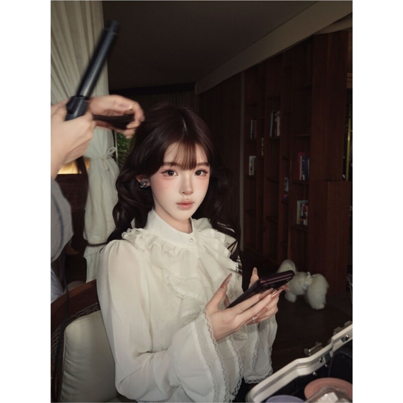 French-Style White Lace Ruffled Long-Sleeved Shirt for Women, Autumn Palace Style, Stunning Short Waist-Cinching Bell-Sleeve Top French-Style White Lace Ruffled Long-Sleeved Shirt for Women, Autumn Palace Style, Stunning Short Waist-Cinching Bell-Sleeve Top