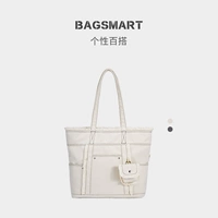 Кремового цвета