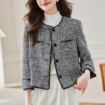 High-end exquisite small fragrant style short coat for women autumn and winter 2023 new style this year's popular beautiful temperament tweed top