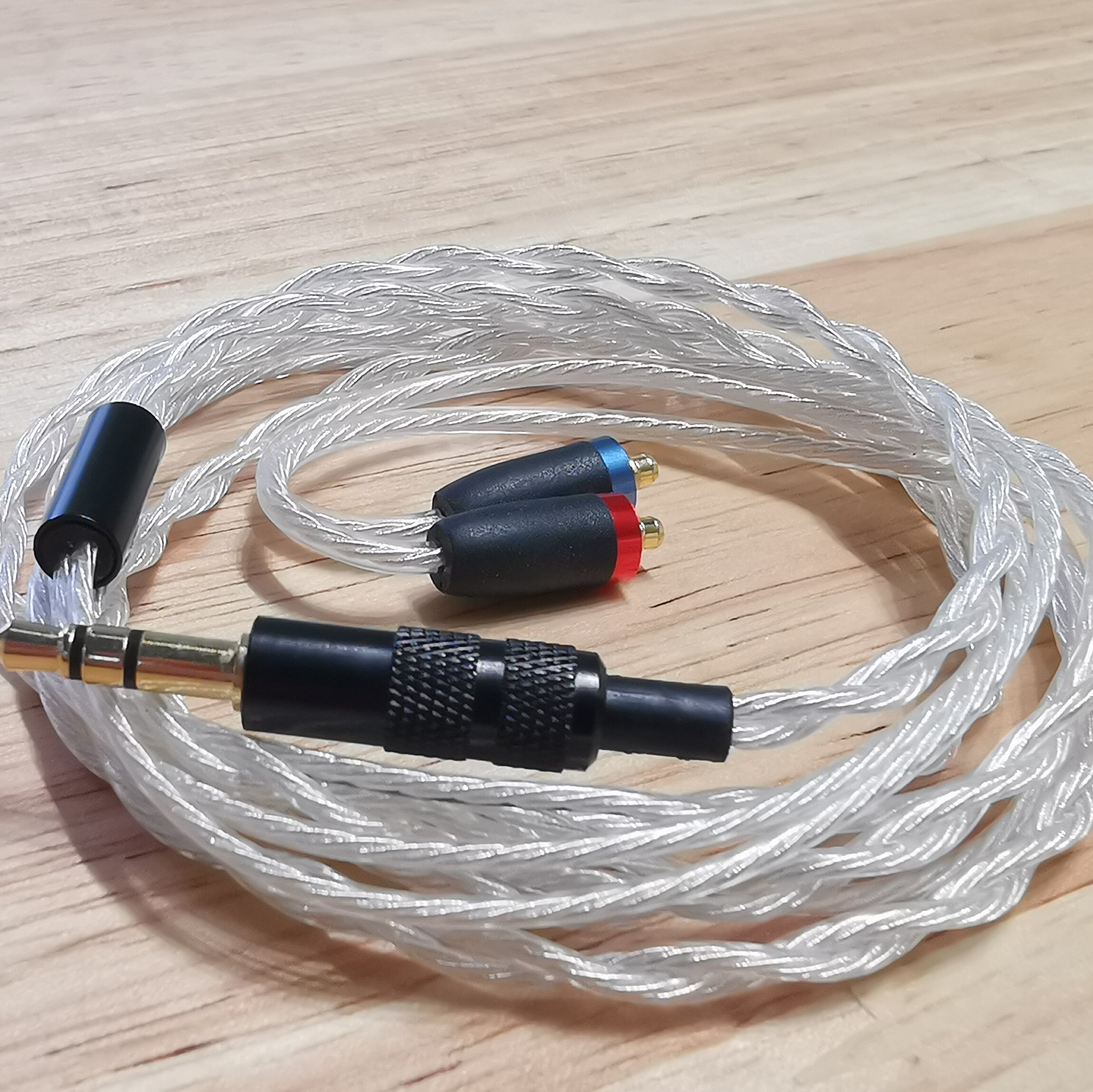 1 8-core multi-strand silver plated wire fluffy mmcx plug protects your headphone mother sit sound quality permeable smooth