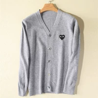 V -neck kaisho светло -серое черное сердце