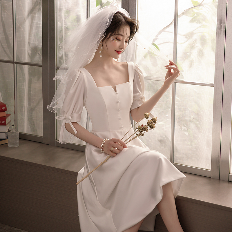 Satin light wedding dress Simple French retro dress Travel super fairy Sen white dress collar card registration small dress