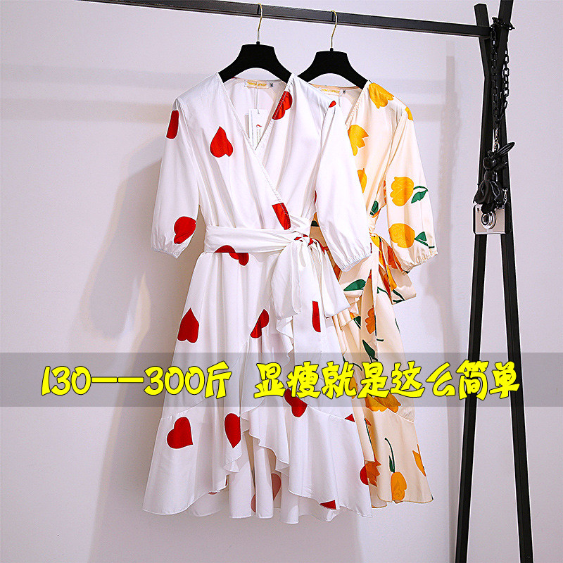 Super fat extra large size women's clothing 300 catties thin holiday dress 200 fat mm240 age-reducing casual beach skirt summer