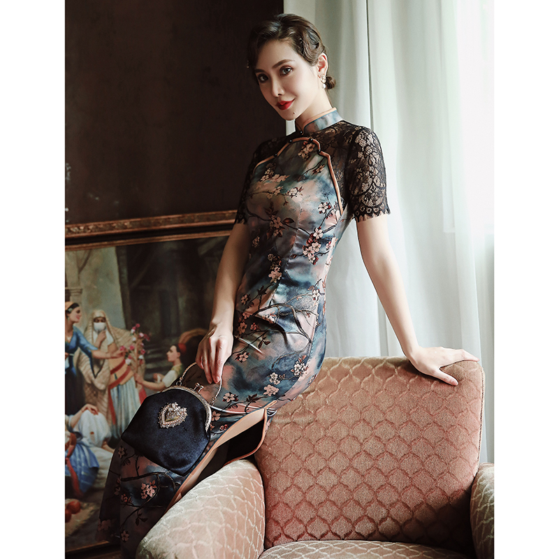Long lace advanced lightweight elite retro sexy cheongsam, 2022 collection Long lace advanced lightweight elite retro sexy cheongsam, 2022 collection
