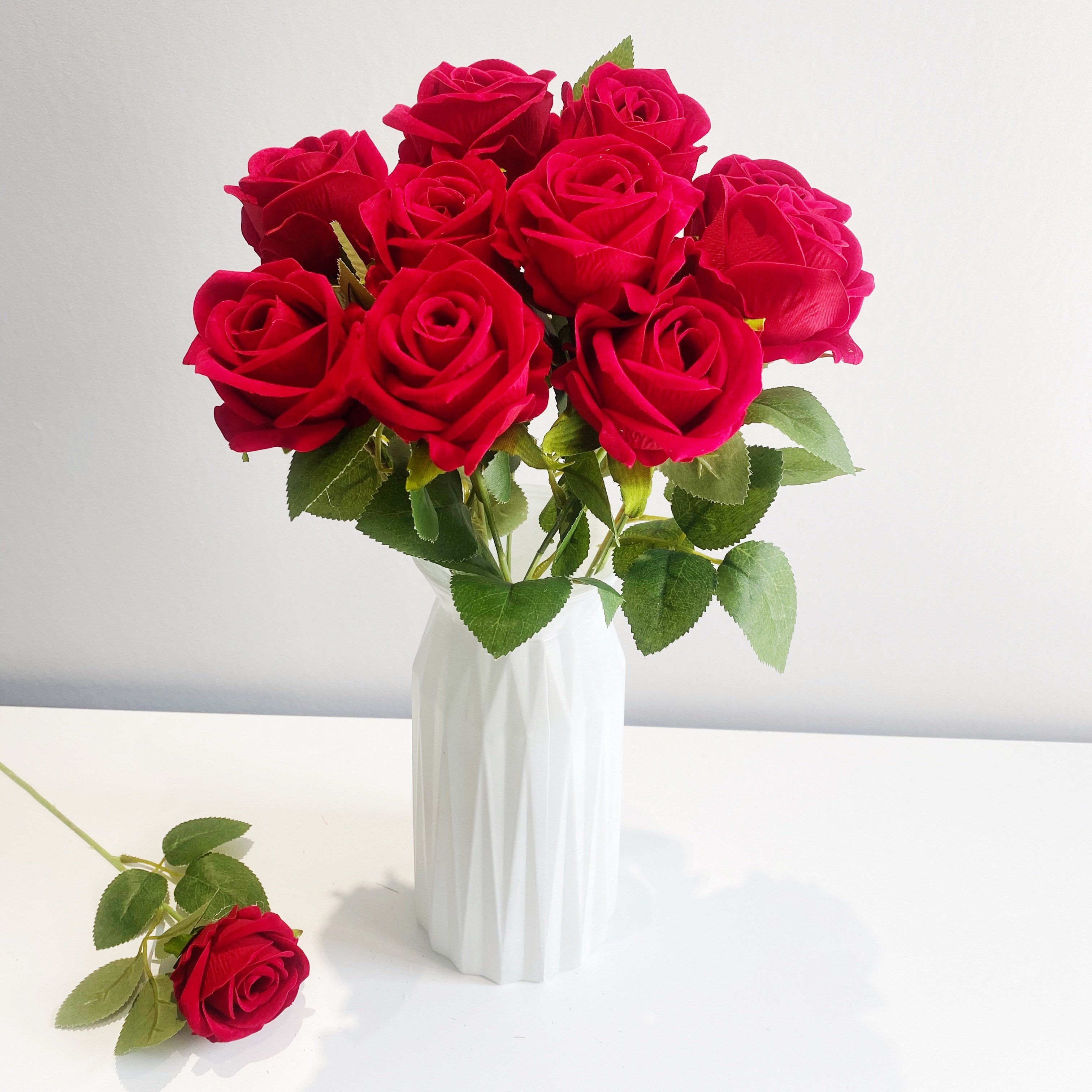 High-end simulation flowers simulation roses fake flowers decoration living room TV cabinet decoration flower table decoration bouquet props