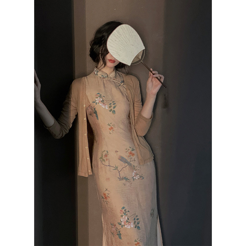 2022 Spring Festival Women's New Chinese Wind Comeback Ancient Disc Buckle Improved Qipao Superior Temperament Oil Painting Foreign Dress