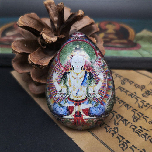 Crystal inner-carved drop-shaped four-arm Guanyin pendant 42 * 30mm