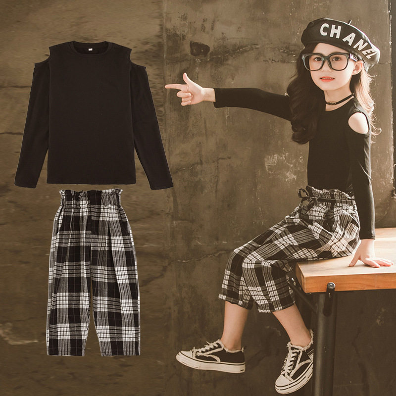 Korean girls' suit 2022 new middle and big children's net red foreign style two-piece set children's off-the-shoulder T-shirt nine-point pants tide