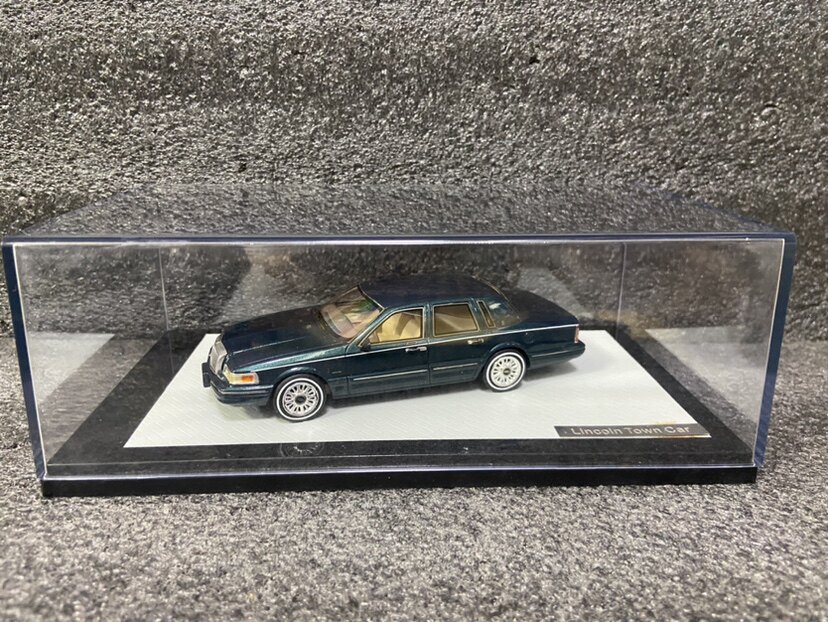 GLM 1/43 Lincoln City Lincoln Towncar 1996 Resin Car Model | eBay