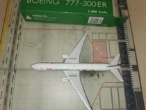 Flaws Phoenix 1:400 EVA Changrong Aviation B777-300ER B-16703 holding the phone