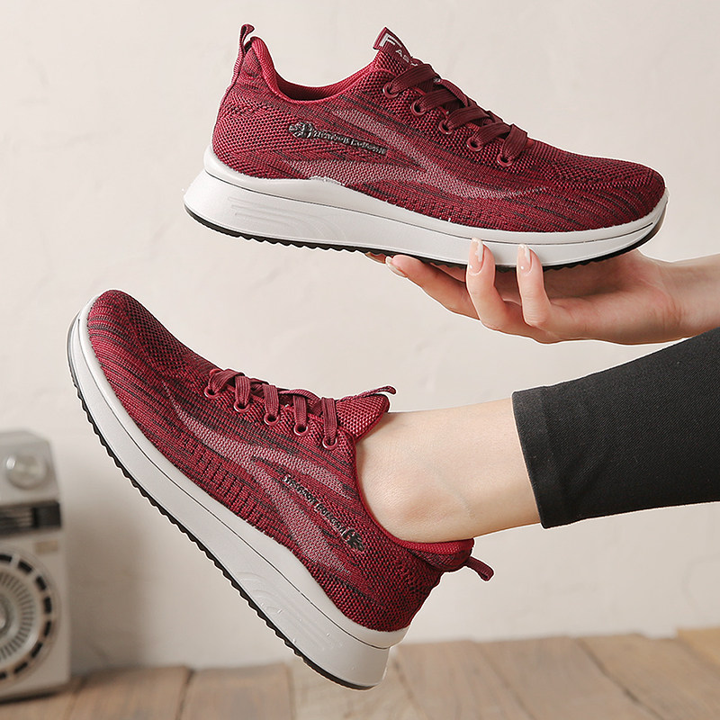 Old Beijing Cloth Shoes Women Fall Breathable Lightweight Middle Aged Mother Shoes Seniors Shoes Casual Soft Bottom Sports Bodybuilding Shoes