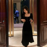 Черное бархатное платье, приталенный корсет, французский стиль, квадратный вырез