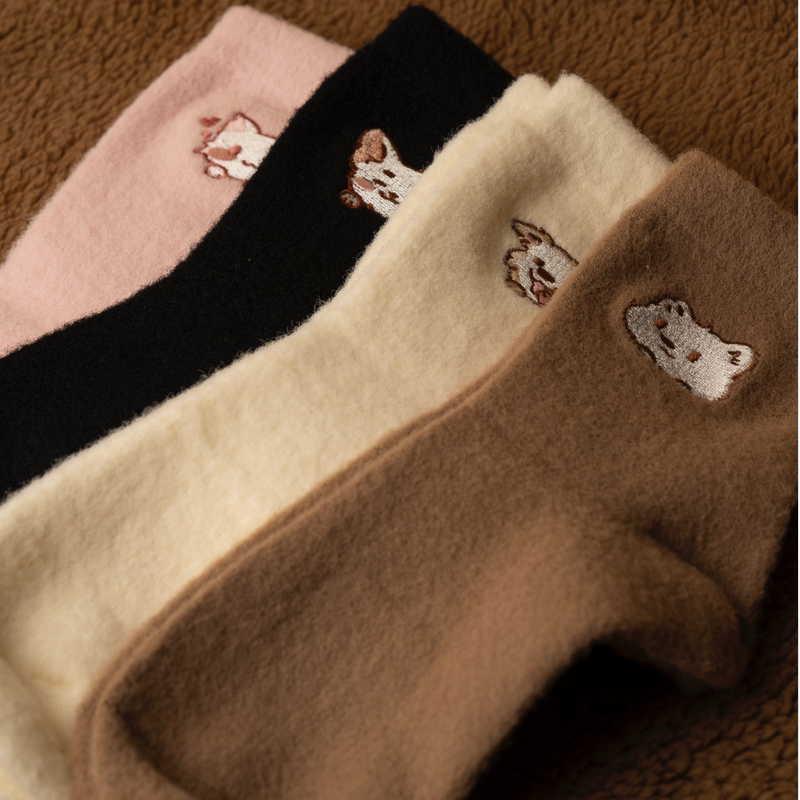 Original [Hand-Painted Embroidery] Cat and Dog Pile Socks for Autumn and Winter, Imitation Mink Velvet Home Socks