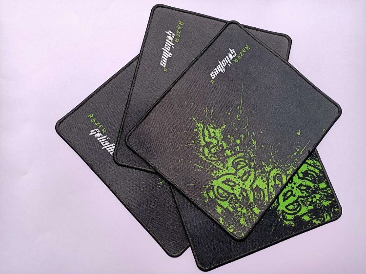 Factory Direct Selling Game Mouse Pad Wholesale 25×30CM Red Hot Razer Cafe Special Customization