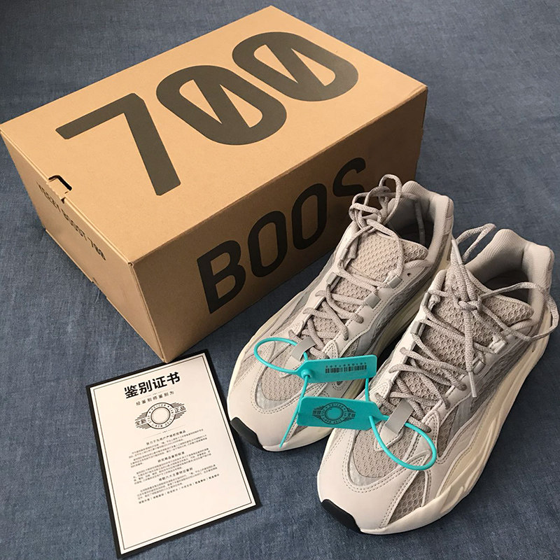 Coconut shoes 700v2 poisonous genuine black warrior Putian black soul daddy shoes men's gray and white spring and summer sports shoes women