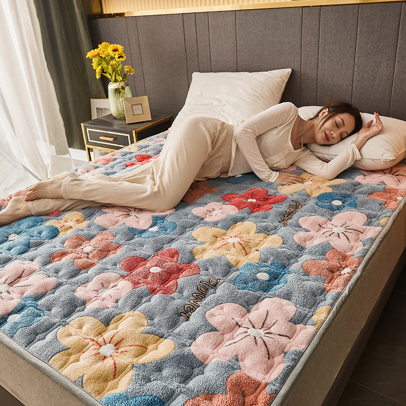 Cashmere lamb velvet mattress cushion home cushion flannel student dormitory single cushion quilt winter thickened quilt