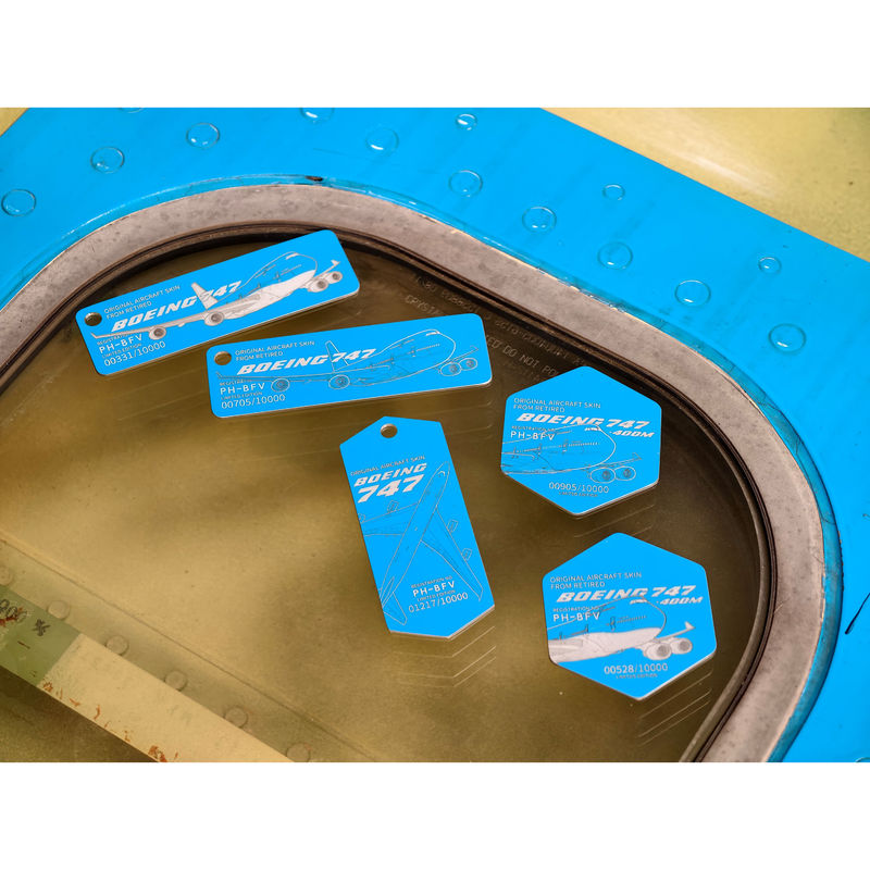 Airlinertags Boeing 747 Aircraft Skin Keychain Luggage Tag Commemorative Badge Airlinertags Boeing 747 Aircraft Skin Keychain Luggage Tag Commemorative Badge