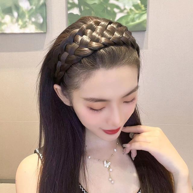 Wig headband wide-brimmed braid ຫ້າສາຍ braid headband 2024 ອິນເຕີເນັດສະເຫຼີມສະຫຼອງໃຫມ່ skull headband hairpin ແມ່ຍິງໃບຫນ້າລ້າງ